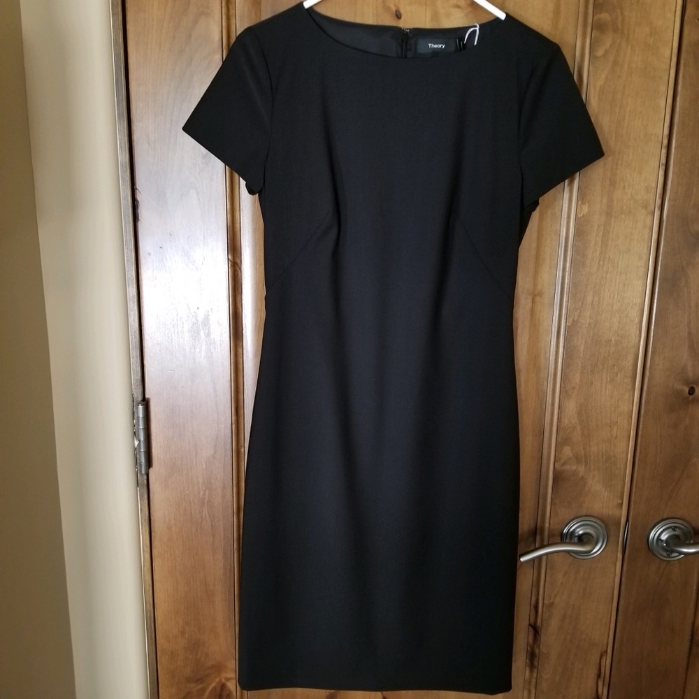 NWOT Theory shift dress size 4, black